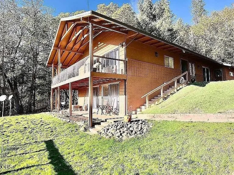 2595 E Evans Creek Road, Rogue River, OR 97537 - #1