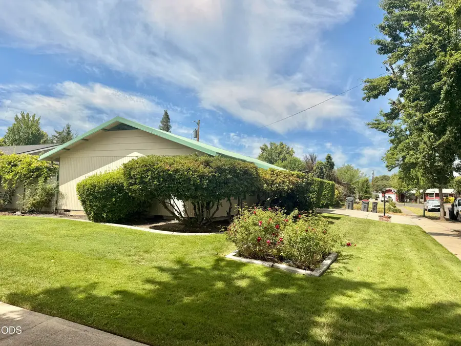 601 Souvenir Street, Medford, OR 97501 - #2