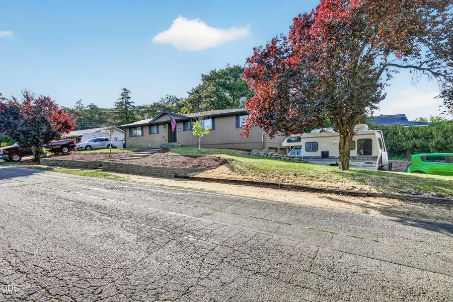 206 Alder Street, Phoenix, OR 97535 - #3