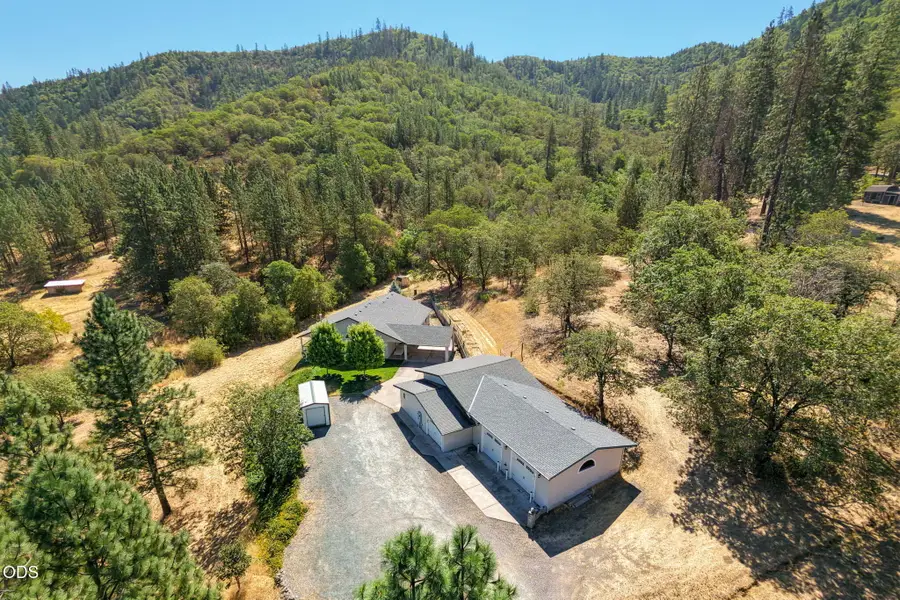 620 Wards Creek Road, Rogue River, OR 97537 - #2