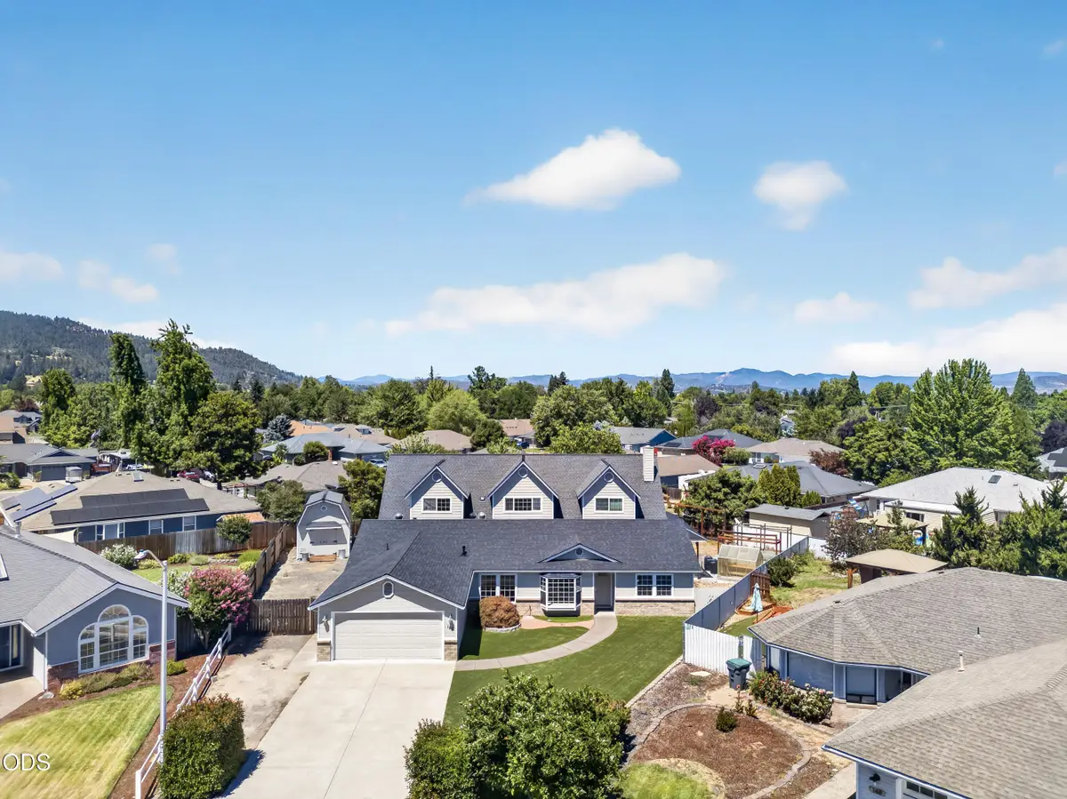 182 Justin Court, Central Point, OR 97502 - #1