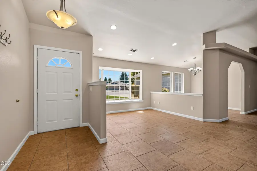 182 Justin Court, Central Point, OR 97502 - #3