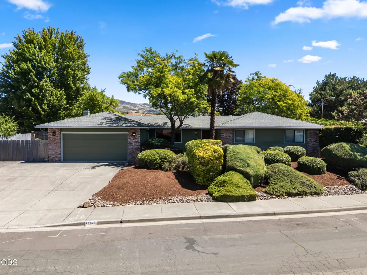 1142 Tara Circle, Medford, OR 97504 - #1