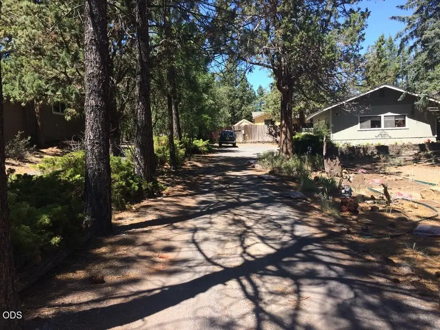 61180 Tapadera Street, Bend, OR 97702 - #2