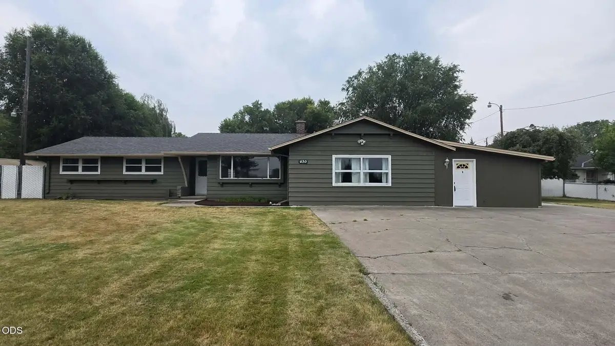 630 NE Loper Avenue, Prineville, OR 97754 - #1