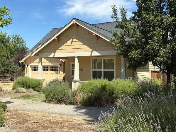 963 C Street, Ashland, OR 97520