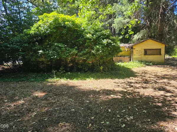 702 Caves Highway, Cave Junction, OR 97523