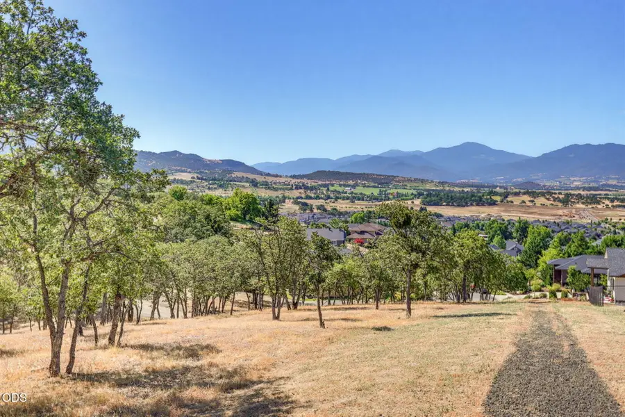 3655 Aerial Heights Drive, Medford, OR 97504 - #3