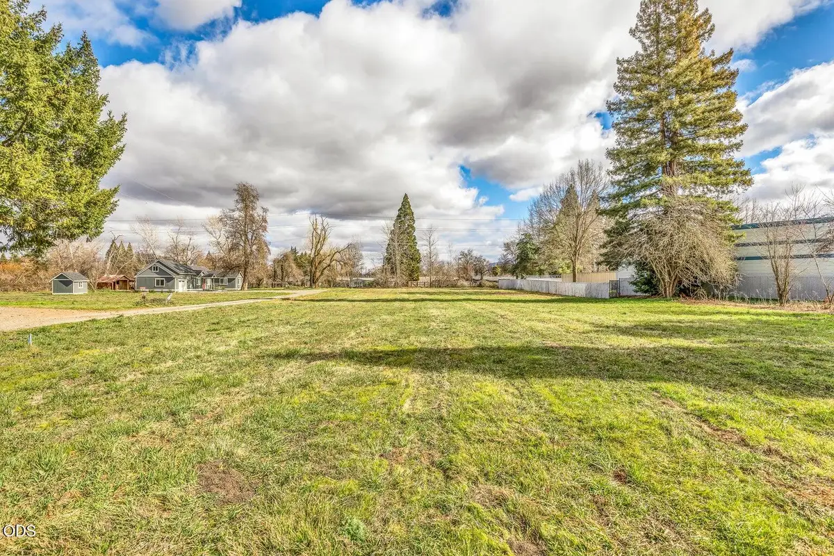 Cascade Drive, Central Point, OR 97502 - #1