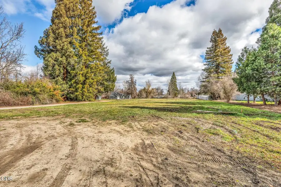 Cascade Drive, Central Point, OR 97502 - #2