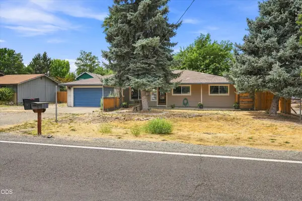 2372 Happy Valley Drive, Medford, OR 97501