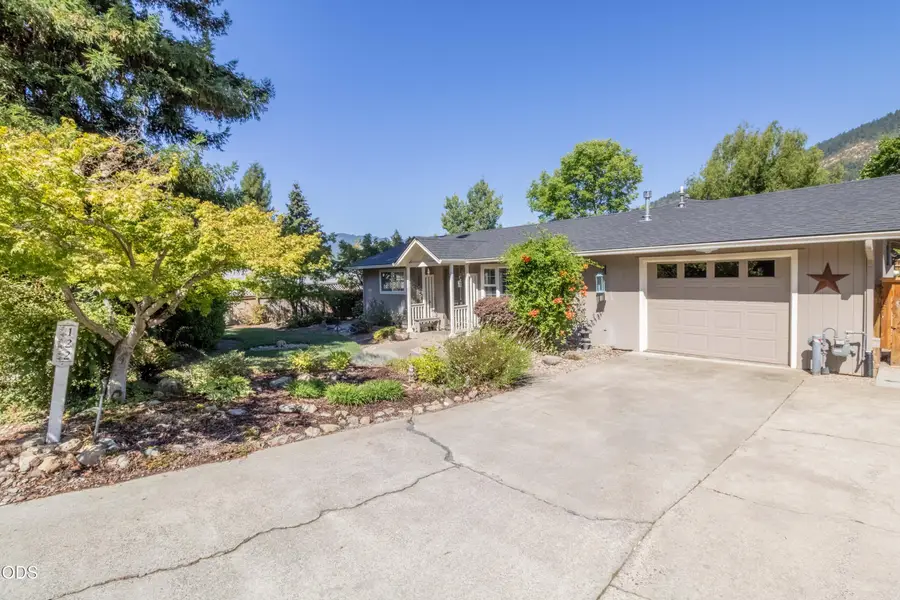 122 Swarthout Drive, Grants Pass, OR 97527 - #2