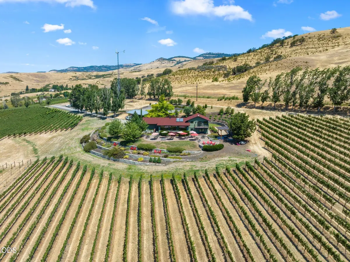 1320 N Mountain Avenue, Ashland, OR 97520 - #1