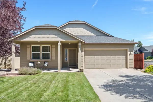 3301 NW Cedar Avenue, Redmond, OR 97756