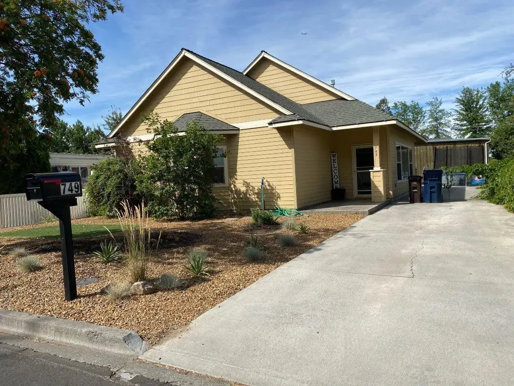 749 NW 8th Street, Redmond, OR 97756 - #1