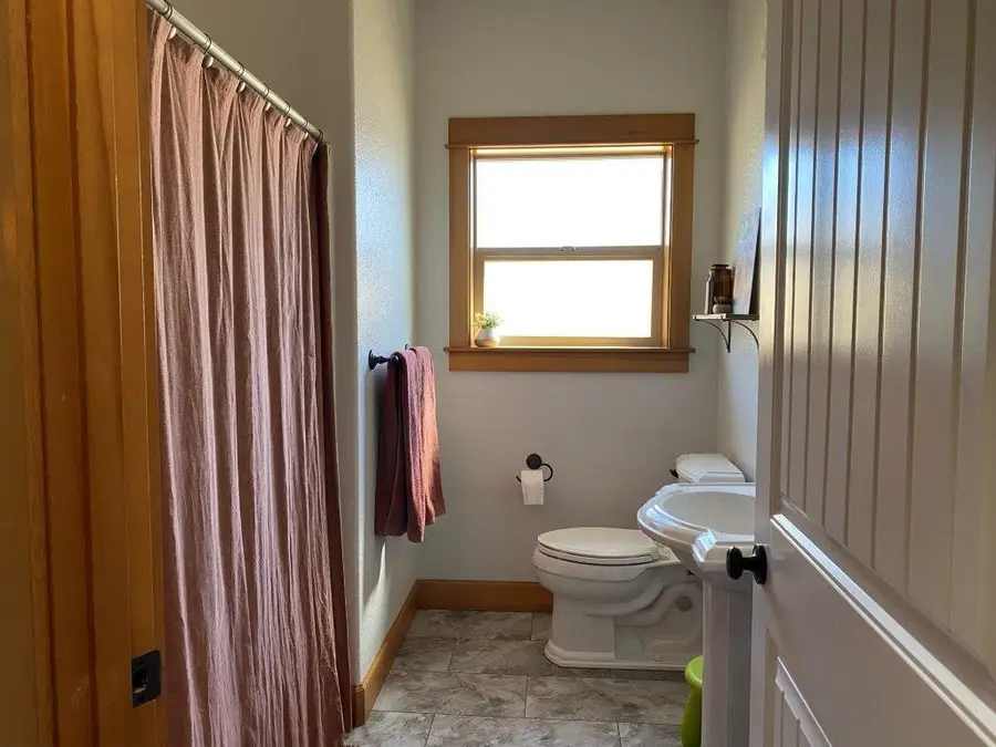 749 NW 8th Street, Redmond, OR 97756 - #3
