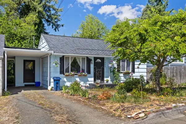 1655 N Juniper Street, Coquille, OR 97423