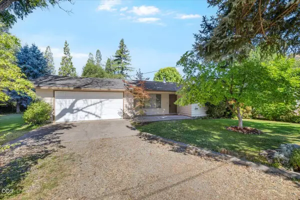 100 Jacoby Street, Gold Hill, OR 97525