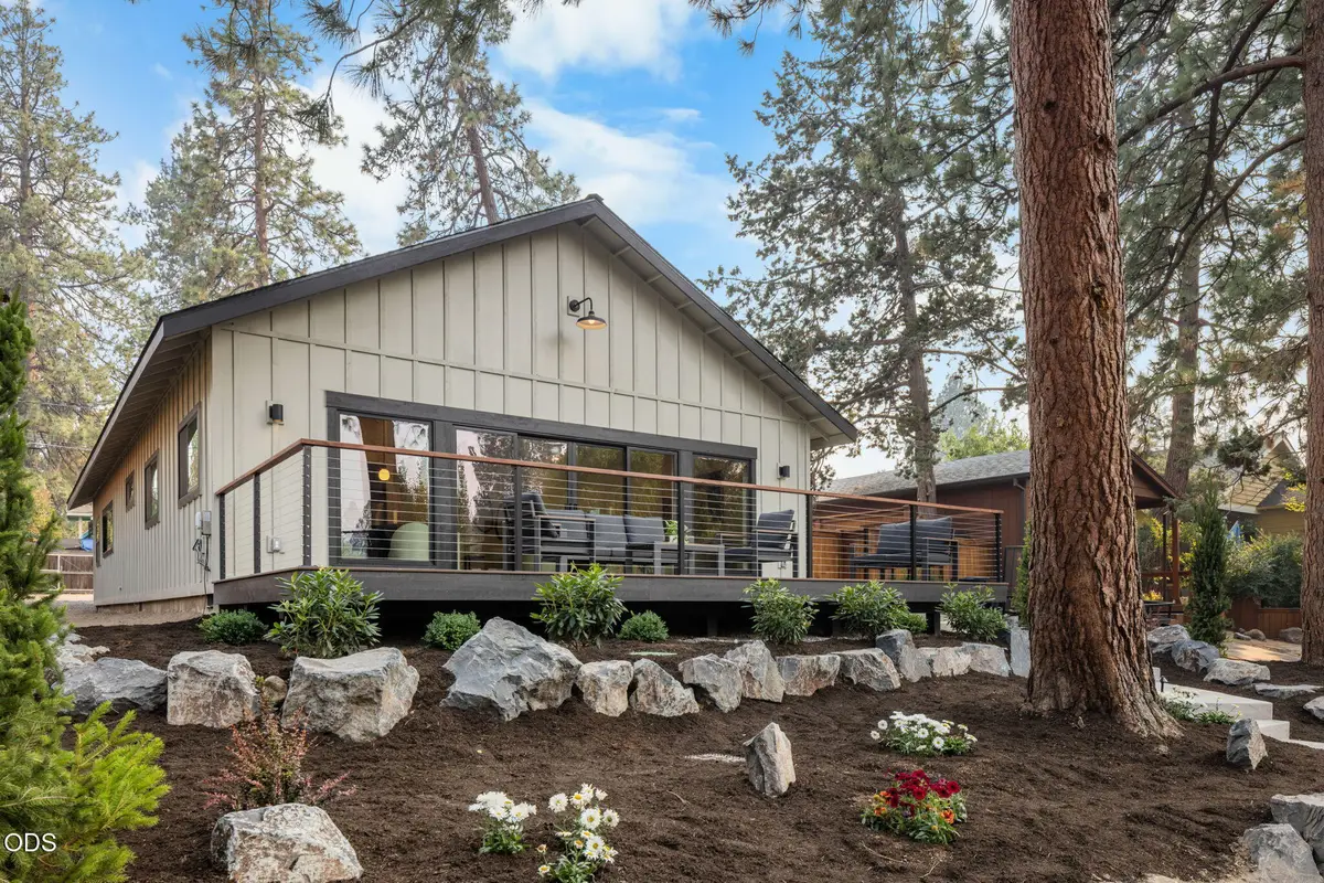 1315 NW Elgin Avenue #1 & 2, Bend, OR 97703 - #1