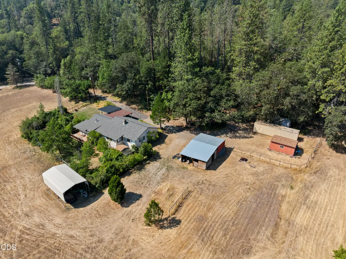 1843 W Evans Creek Road, Rogue River, OR 97537 - #1