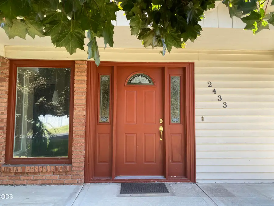 2433 Redwood Drive, Klamath Falls, OR 97601 - #2