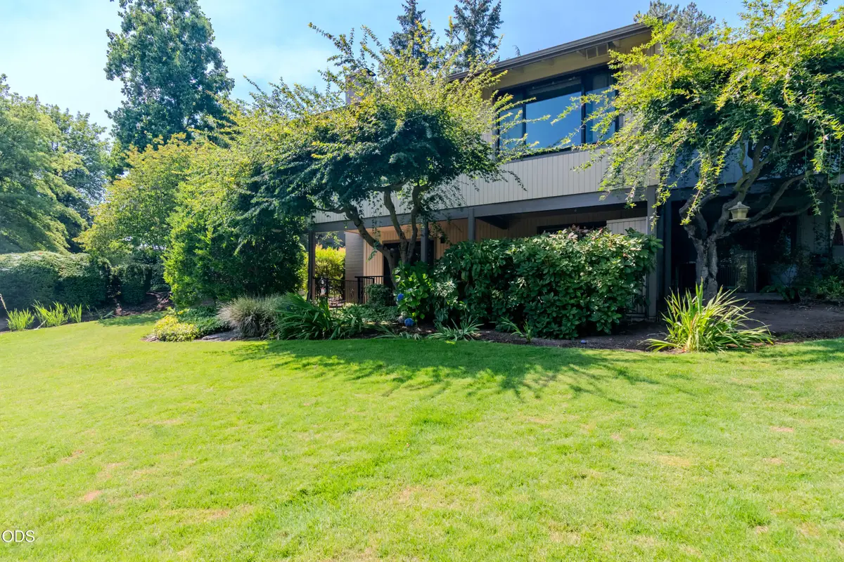 211 Florence Avenue, Medford, OR 97504 - #1