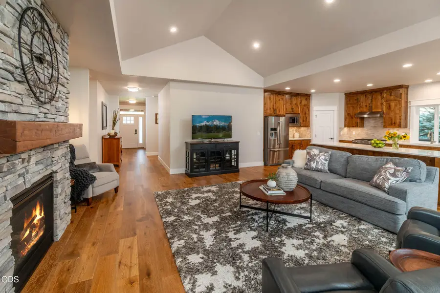 1385 Spring Ridge Court, Redmond, OR 97756 - #3