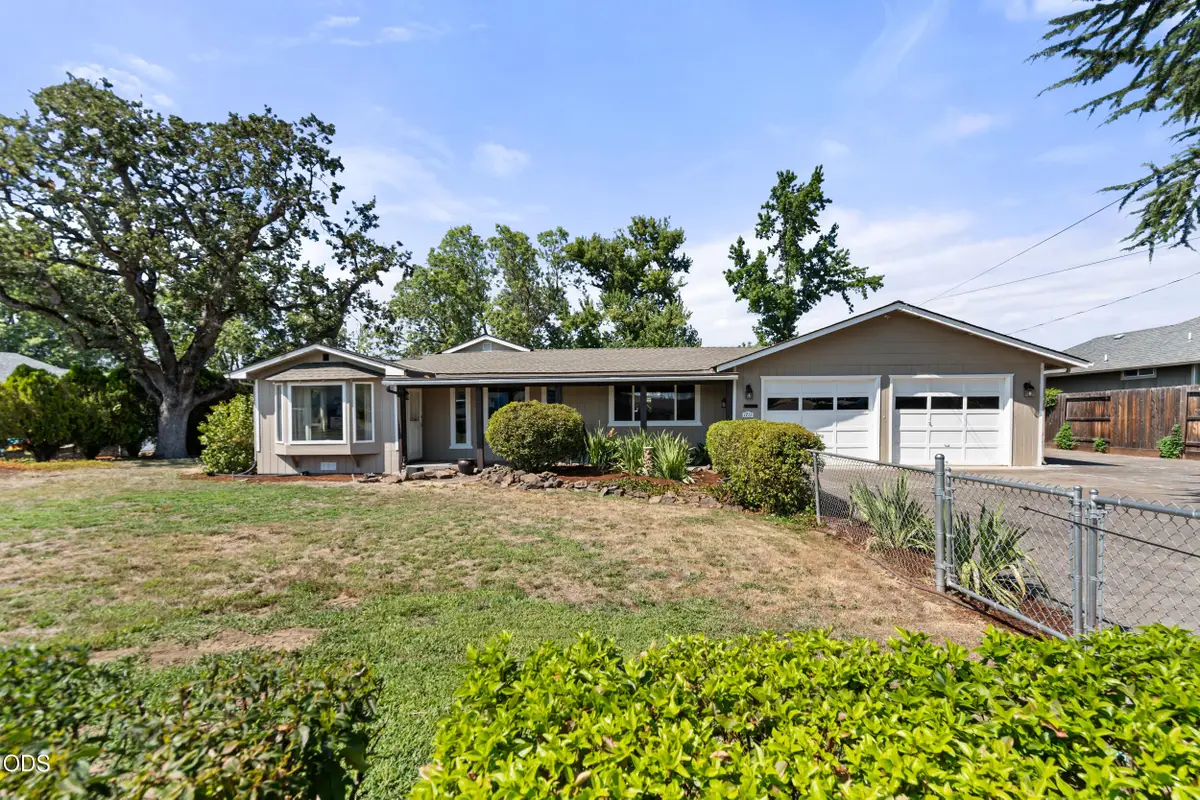1711 Roberts Road, Medford, OR 97504 - #1