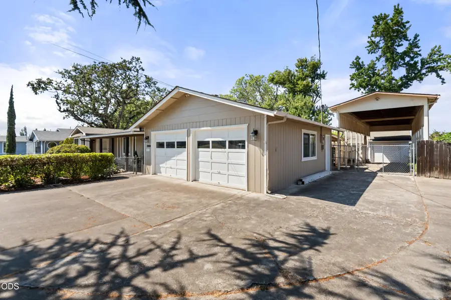 1711 Roberts Road, Medford, OR 97504 - #2
