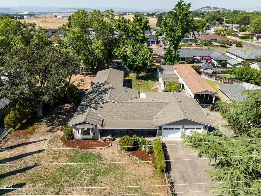 1711 Roberts Road, Medford, OR 97504 - #3