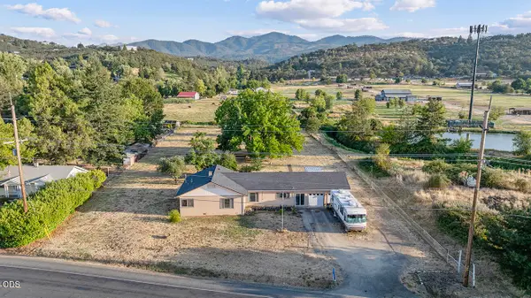 1497 S Stage Road, Medford, OR 97501