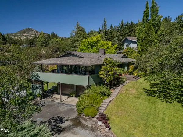 132 High Oak Drive, Medford, OR 97504