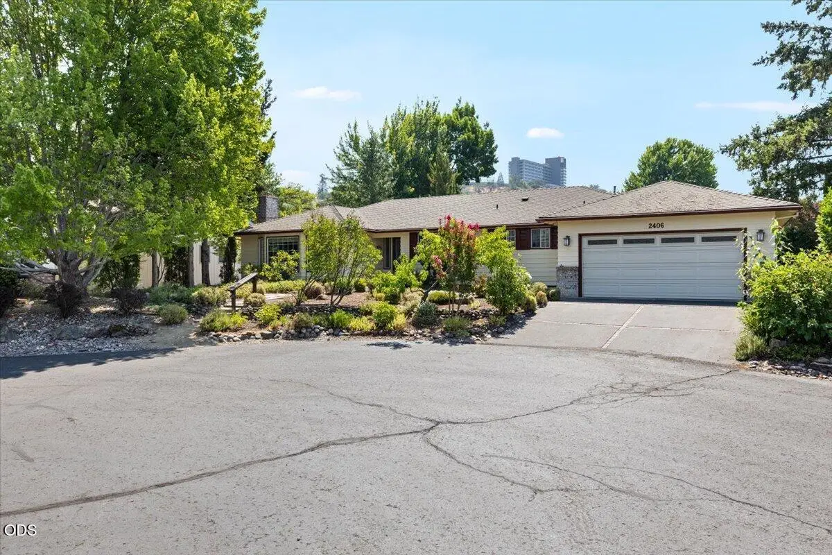 2406 Senate Way, Medford, OR 97504 - #1