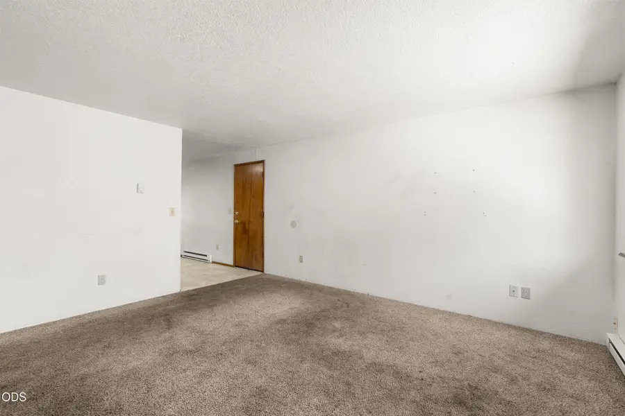 717 NW B Street, Grants Pass, OR 97526 - #3
