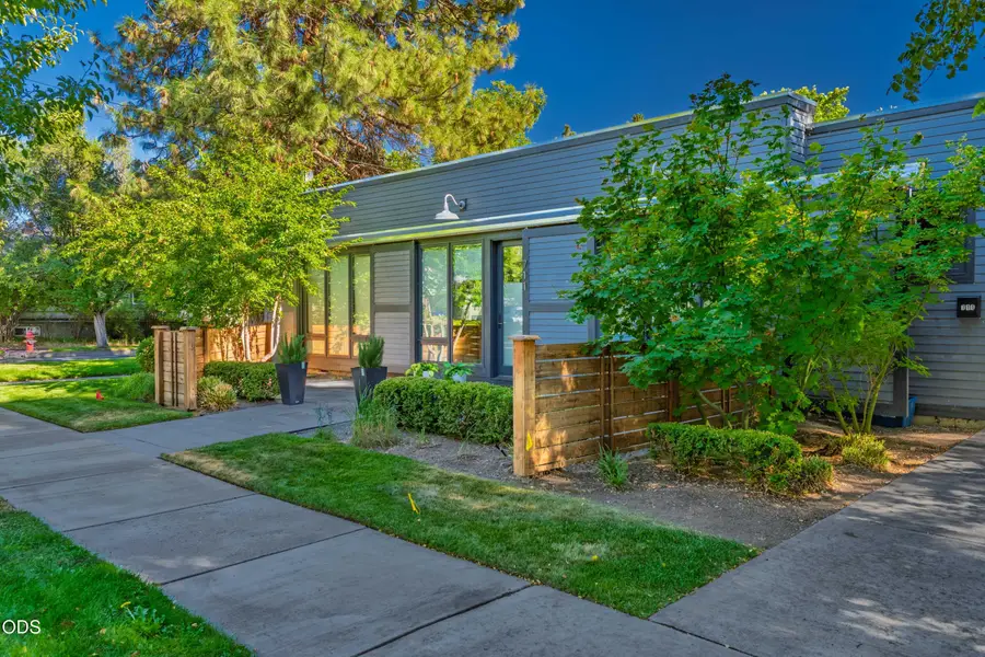 711 NW Georgia Avenue, Bend, OR 97703 - #3