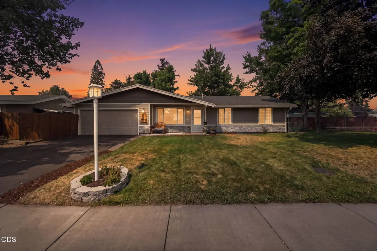 4208 Pepperwood Drive, Klamath Falls, OR 97603 - #1