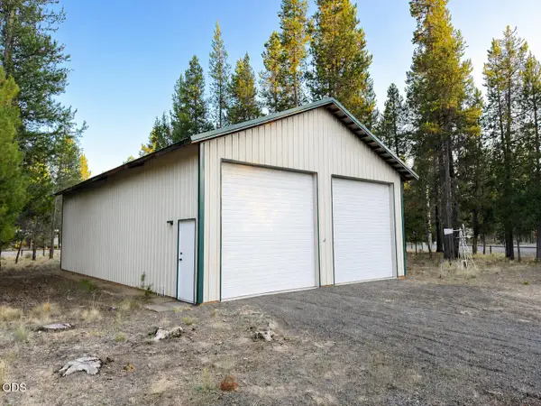 53316 Holtzclaw Road, La Pine, OR 97739