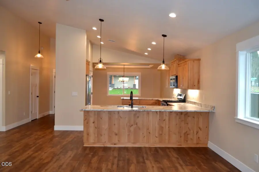 205 SW Quiet Water Lane, Grants Pass, OR 97527 - #3