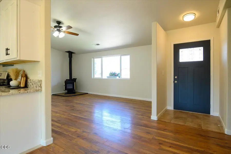 942 NW Maple Court, Redmond, OR 97756 - #2
