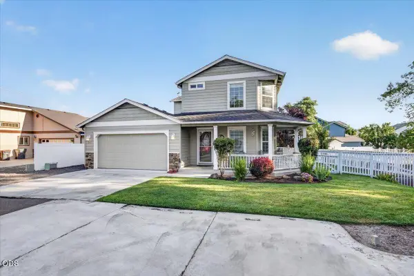 207 Maxwell Place, Central Point, OR 97502