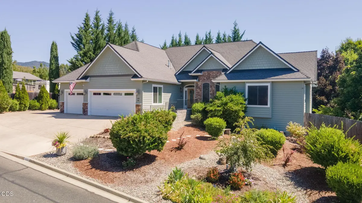 109 NW Fall Run Drive, Grants Pass, OR 97526 - #1