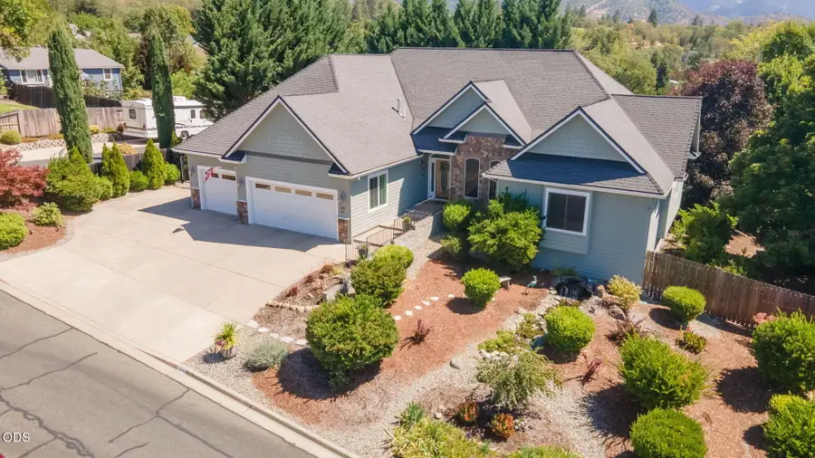 109 NW Fall Run Drive, Grants Pass, OR 97526 - #2