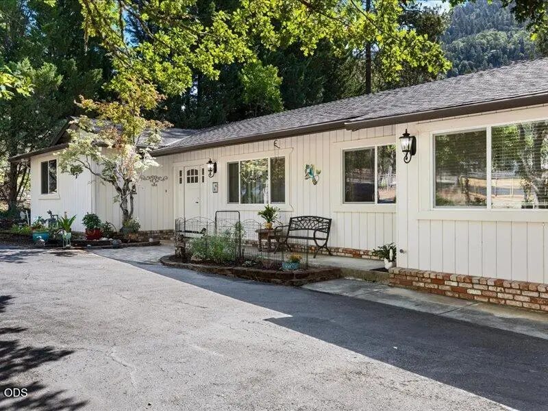 627 Carriage Road, Grants Pass, OR 97526 - #3