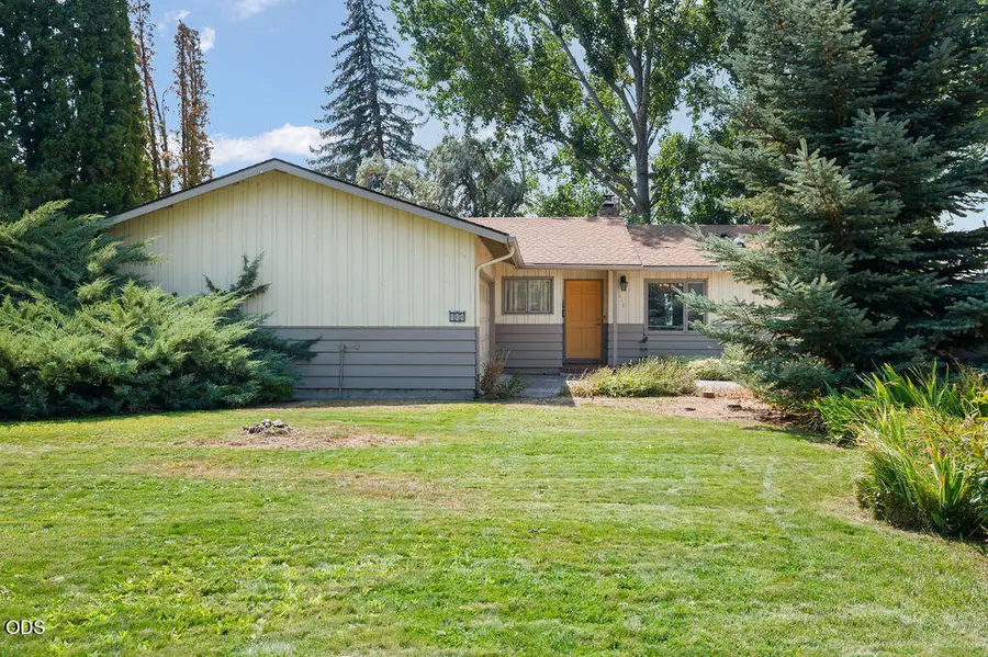 668 NE Ochoco Avenue, Prineville, OR 97754 - #2