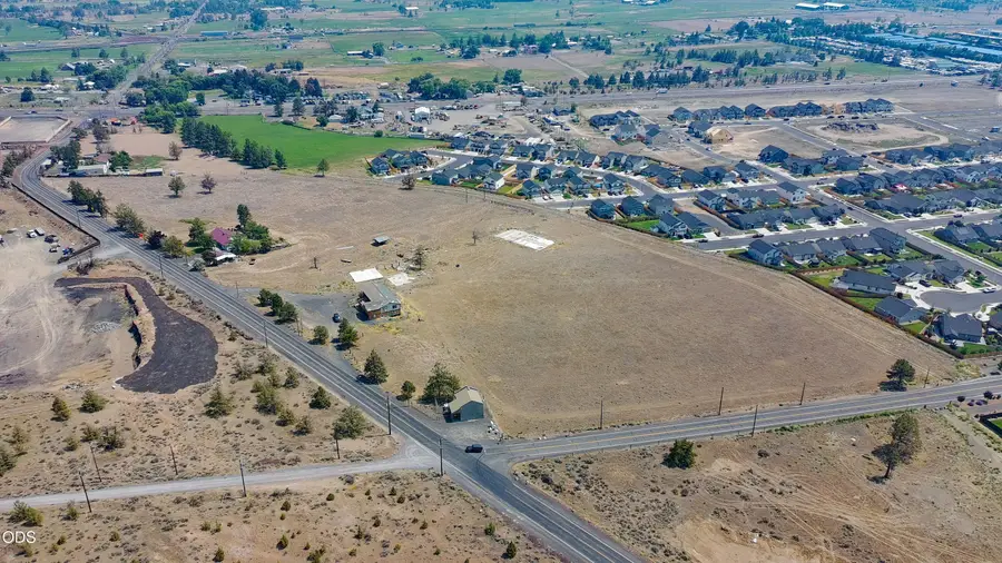900 NW Pershall Way, Redmond, OR 97756 - #2