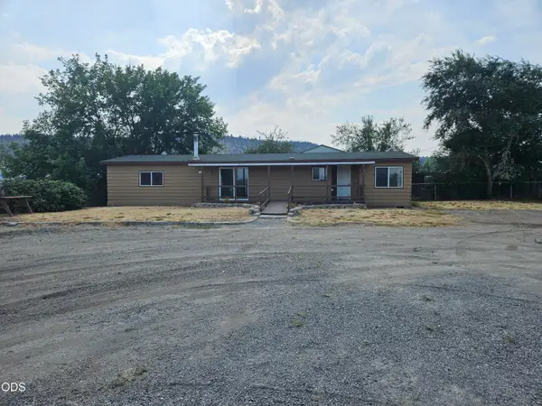 1223 NW Madras Highway, Prineville, OR 97754