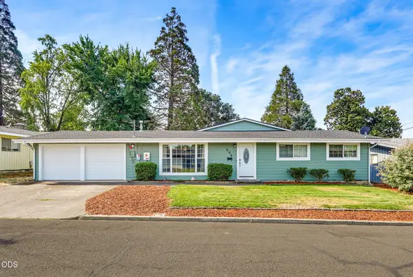 208 Kings Way, Central Point, OR 97502