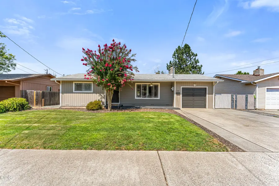 1310 SE Perry Street, Grants Pass, OR 97526 - #2