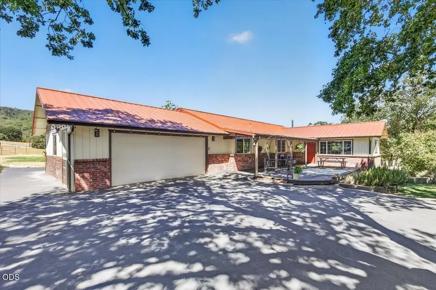 5485 Kane Creek Road, Central Point, OR 97502 - #2