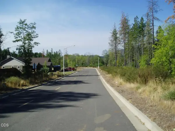 1490 Golf Club Drive, Cave Junction, OR 97523